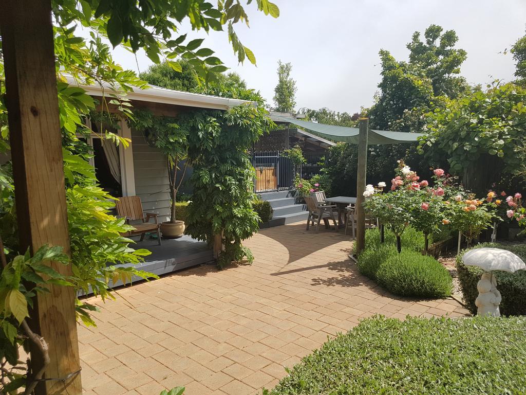 Olde Mill House B&B & Bike2Wine Cycle Hire Renwick Esterno foto